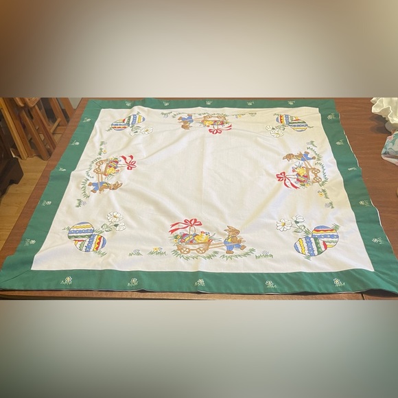 Easter/Spring table square - Picture 3 of 4